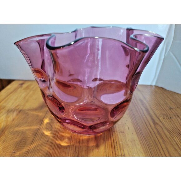 Vintage Fenton ''Dot Optic'' Cranberry Glass Ruffled Edge Vase - Picture 7 of 10
